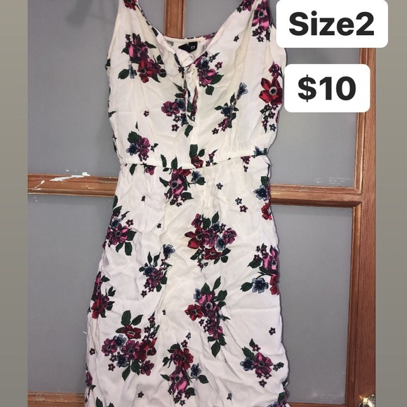 Clothing - Picture 9 of 16